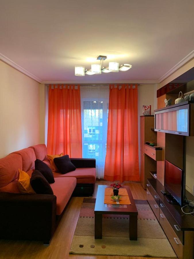 Apartamento Mota-2 Huca-Los Prados; Parking Y Wifi Gratis Oviedo Dış mekan fotoğraf