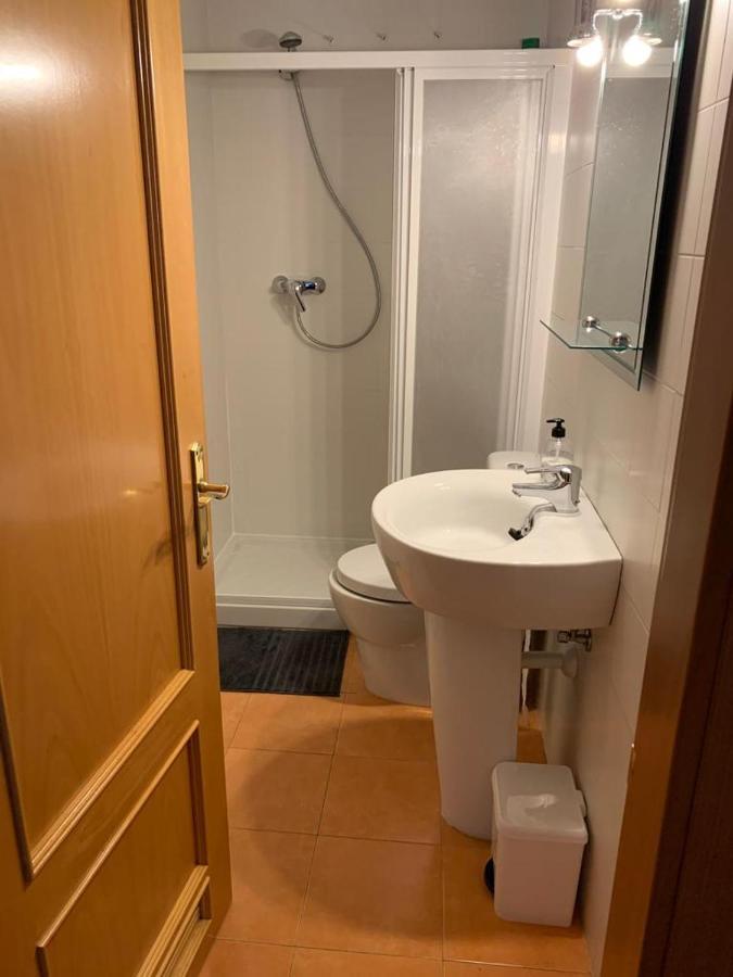 Apartamento Mota-2 Huca-Los Prados; Parking Y Wifi Gratis Oviedo Dış mekan fotoğraf